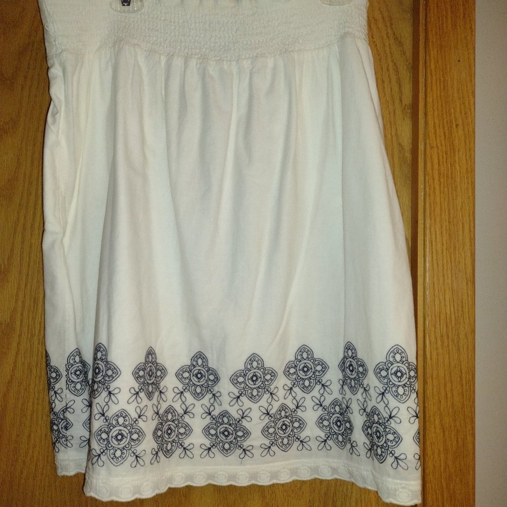White Skirt w/Black stitched flowery design